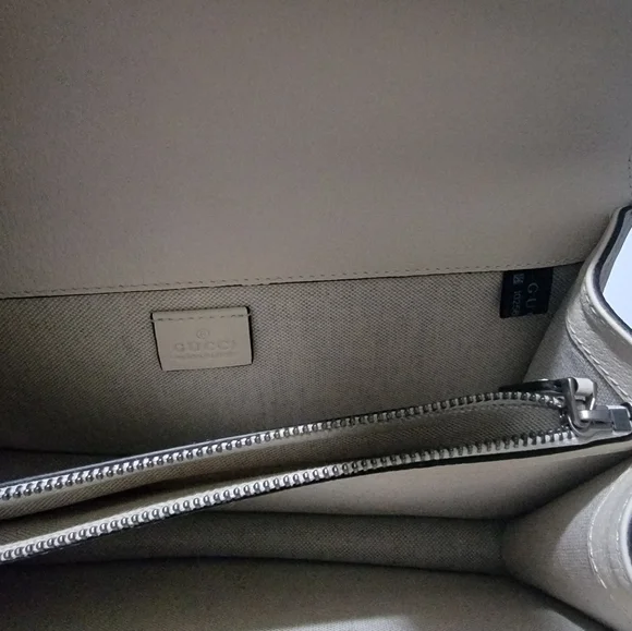 ❤️‍🔥 Gucci  Elegant Cream Chain Shoulder Bag - Picture 5 of 5